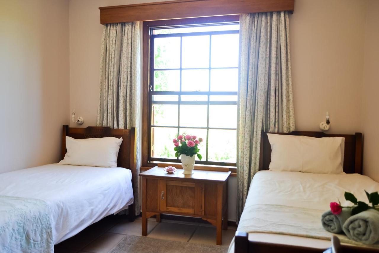 Aan-Den-Weg Villa สเตลเลนบอช ภายนอก รูปภาพ