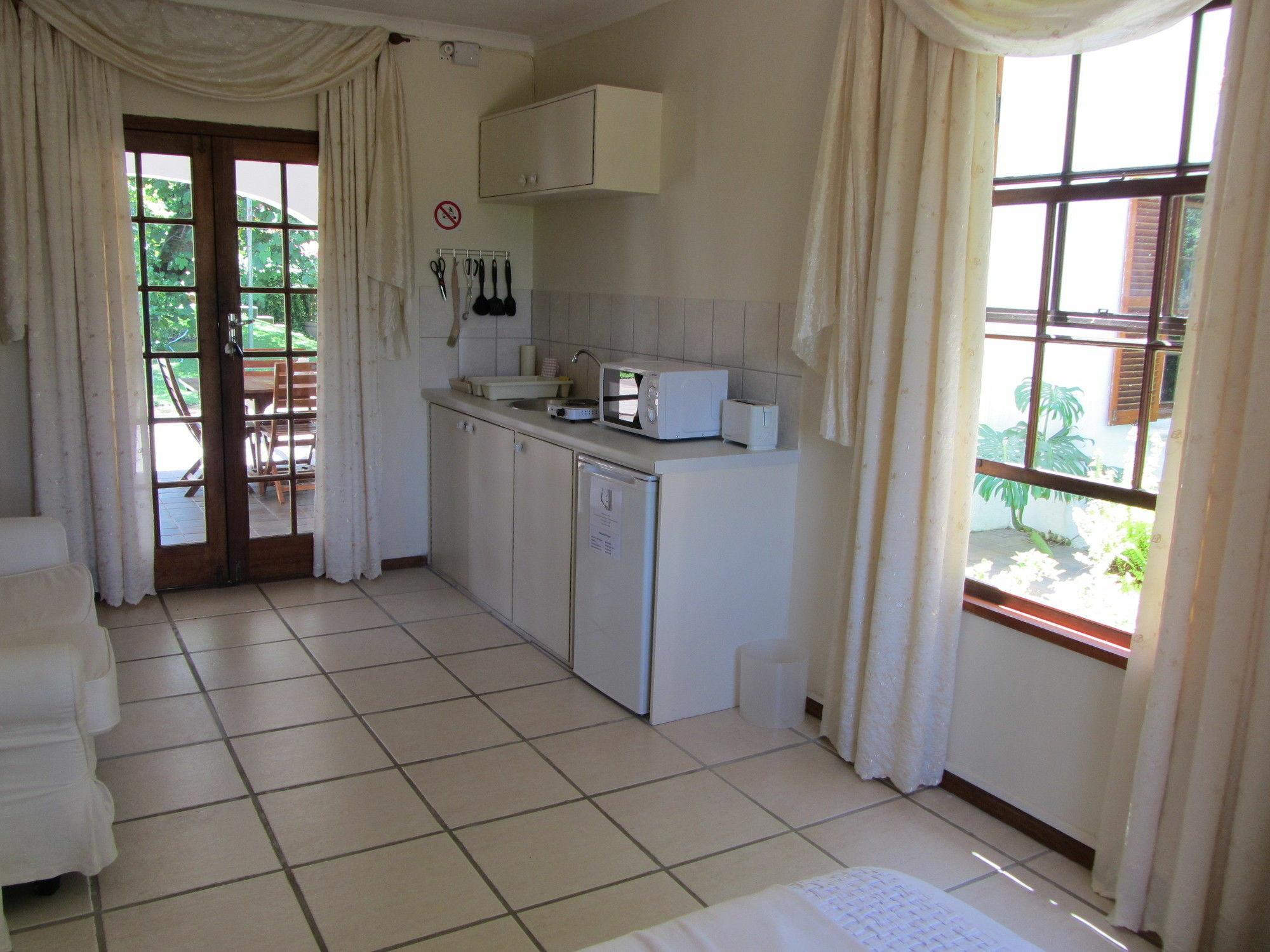 Aan-Den-Weg Villa สเตลเลนบอช ภายนอก รูปภาพ