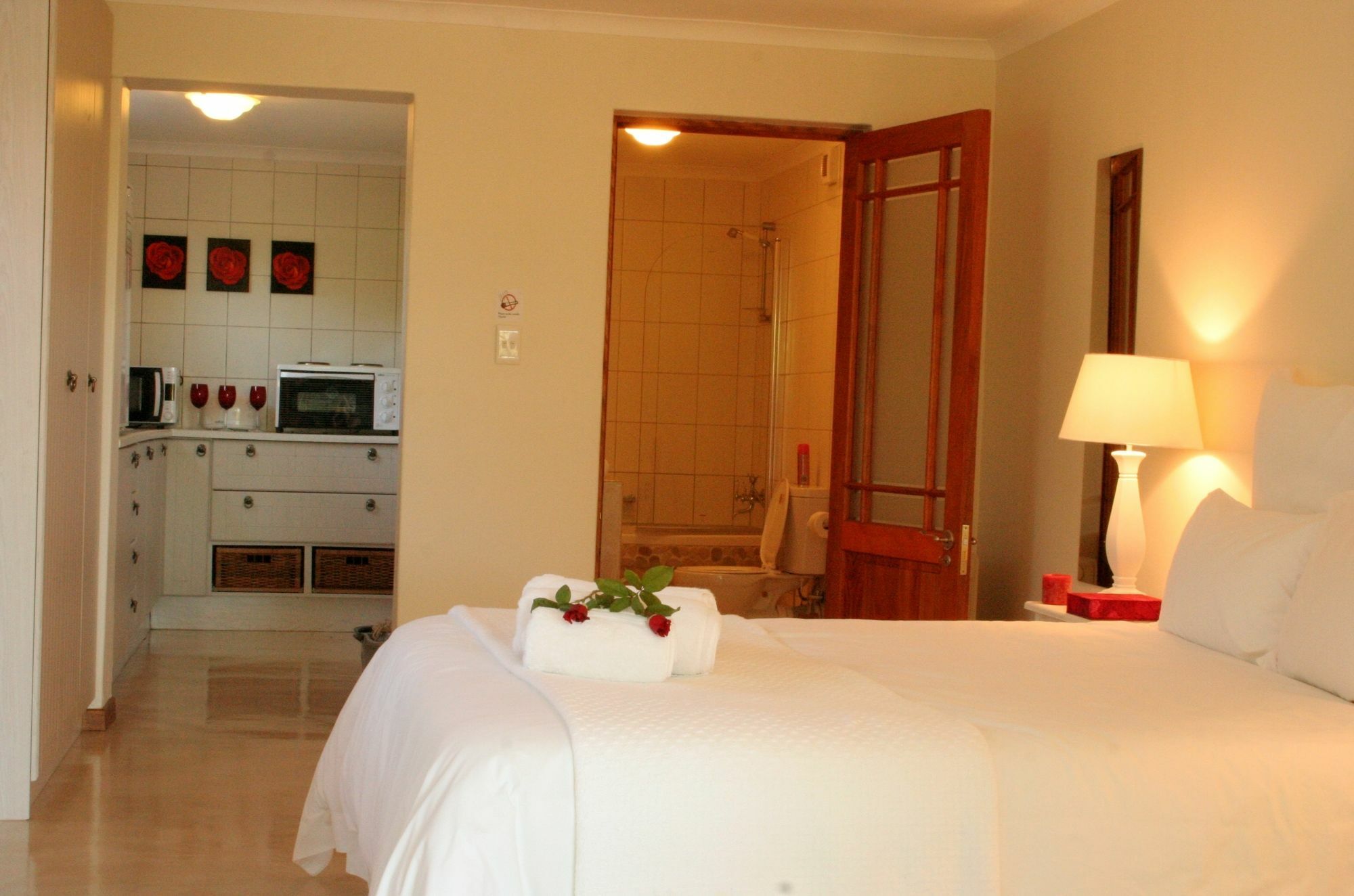 Aan-Den-Weg Villa สเตลเลนบอช ภายนอก รูปภาพ
