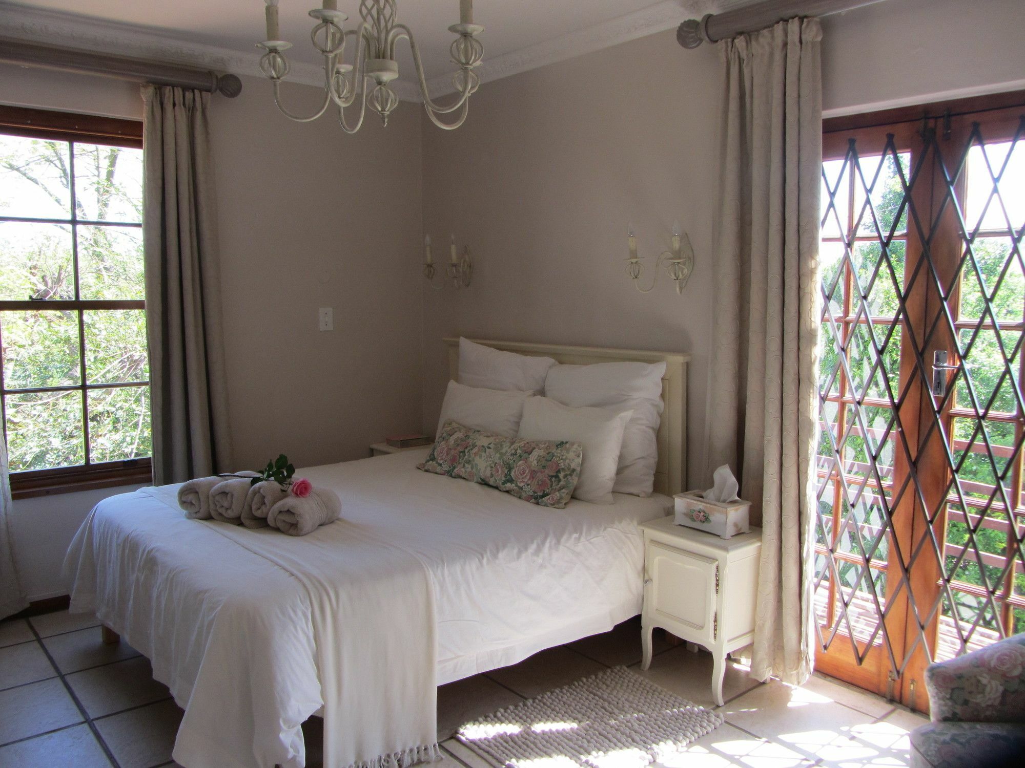 Aan-Den-Weg Villa สเตลเลนบอช ภายนอก รูปภาพ